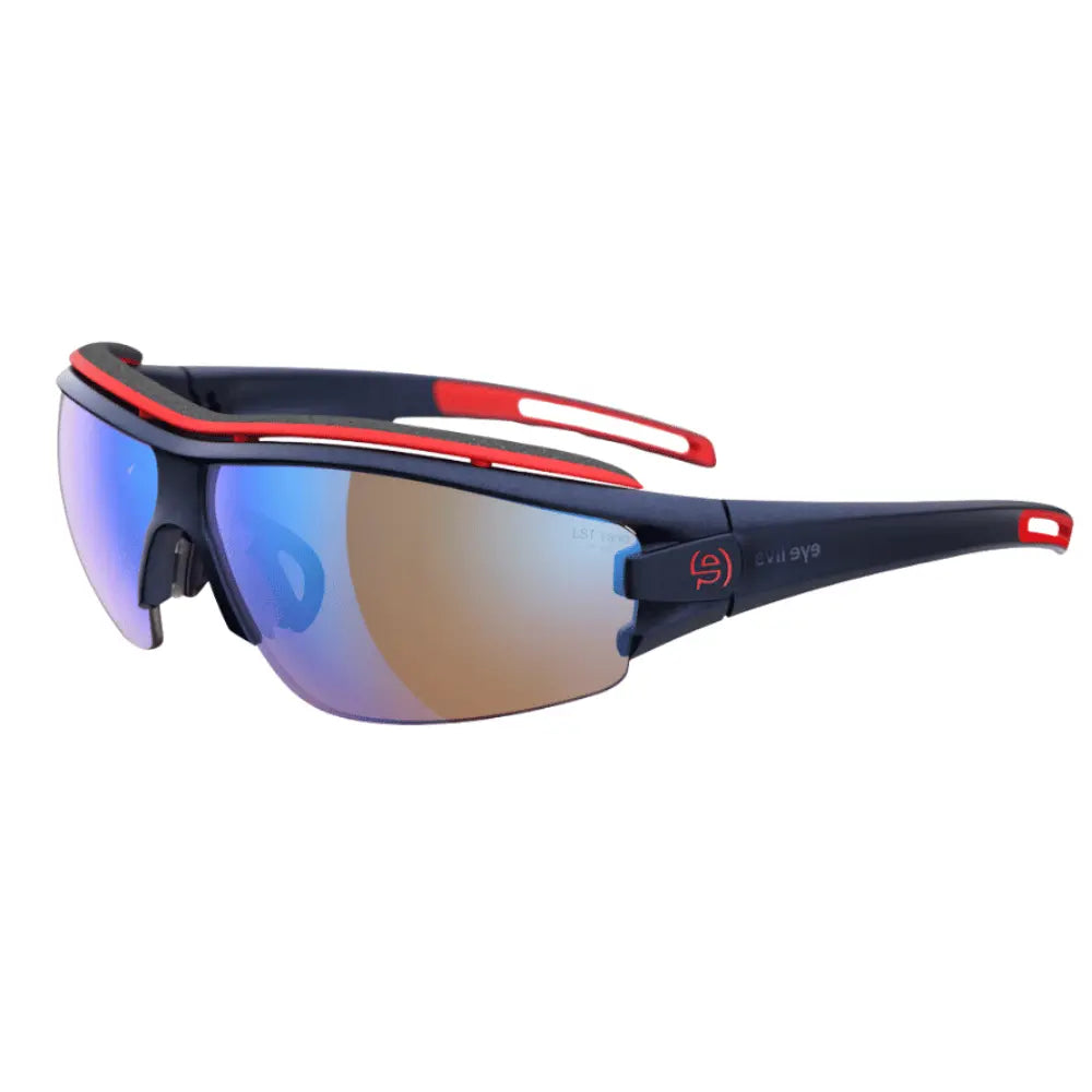 kollektionsbild fuer gleitschirm flugbrillen und sonnenbrillen. Das bild zeigt schwarz rote evil eye brille die seitlich gut abdichtet mit verspiegelten und polarisierten glaesern