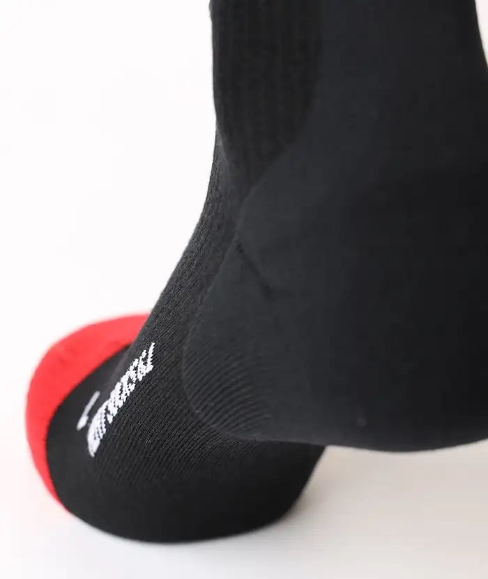 Lenz HEAT SOCK 6.1 Toe Cap Merino Compression, schwarze Funktionssocke mit integriertem Heizelement für Outdoor-Sportler, ideal für enge Skischuhe und intensive Aktivitäten.