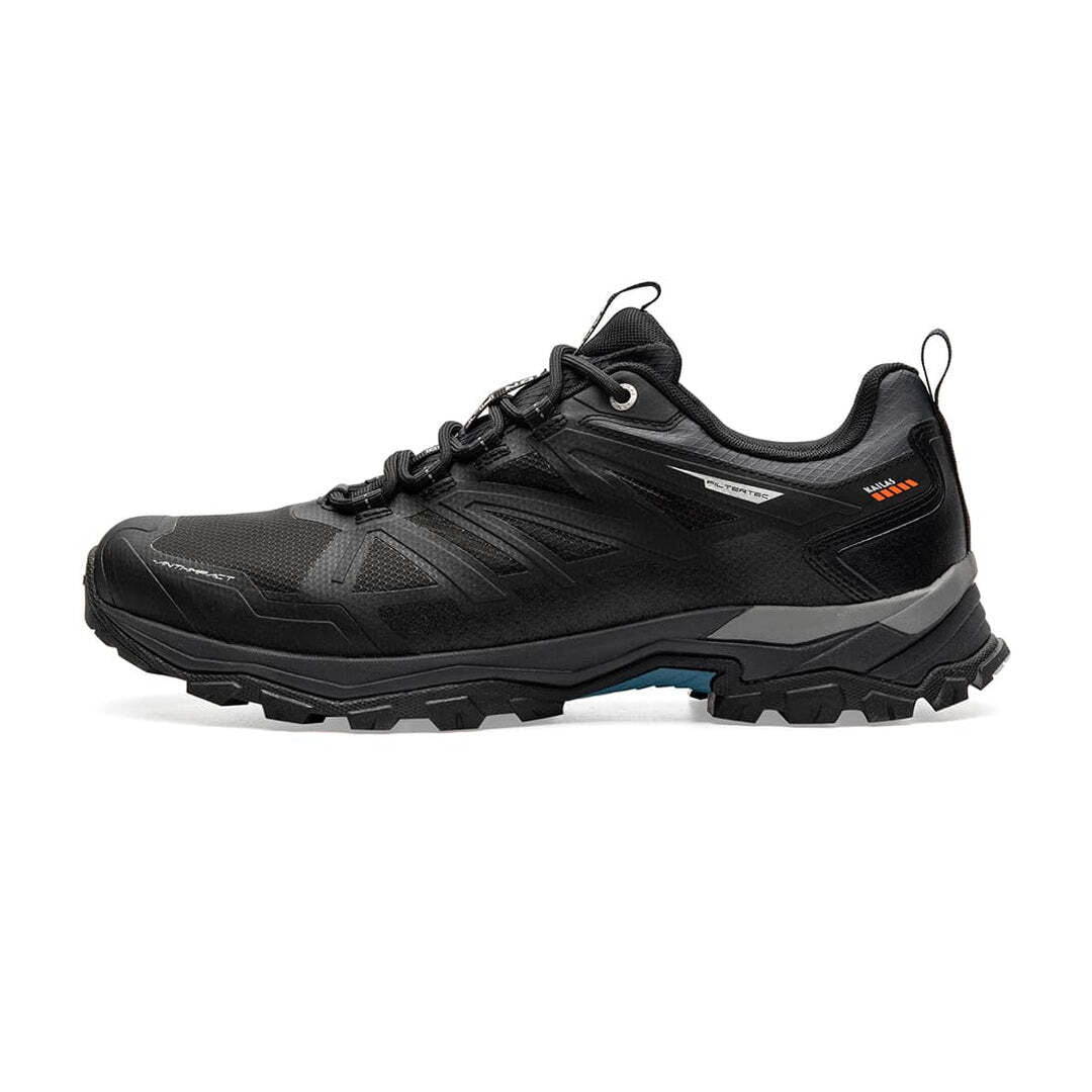 Kailas Expedition FLT 4.0 Low - Herren-Trekkingschuh, Nahaufnahme zeigt strapazierfähiges Design mit Vibram-Sohle für Stabilität und effizienten Energieeinsatz beim Wandern.