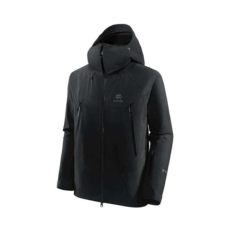 Kailas MONT Plus GORE-TEX Hardshelljacke mit Kapuze und Reißverschluss, ideal für alpines Klettern, bietet Schutz vor Wind und Wasser.