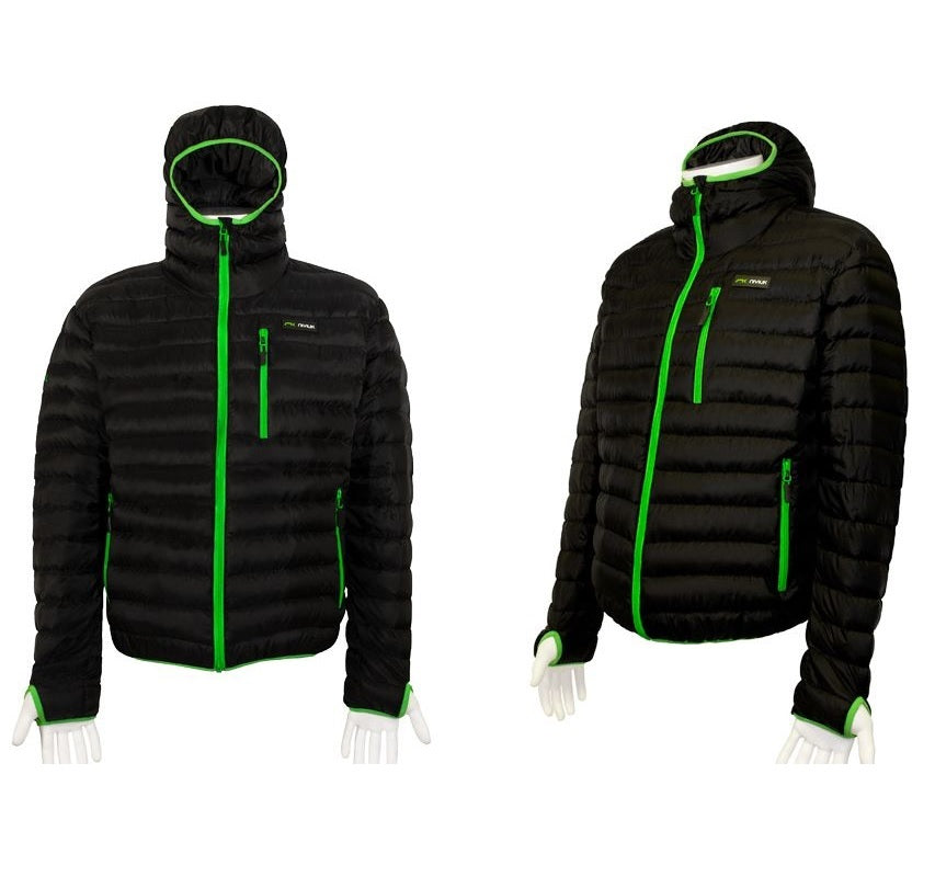 Niviuk Gleitschirm Down Jacket Pro - Damen, taillierte Daunenjacke mit Kapuze und langen Ärmeln mit Daumenlöchern, ideal für Flugkomfort und Bewegung beim Gleitschirmfliegen.