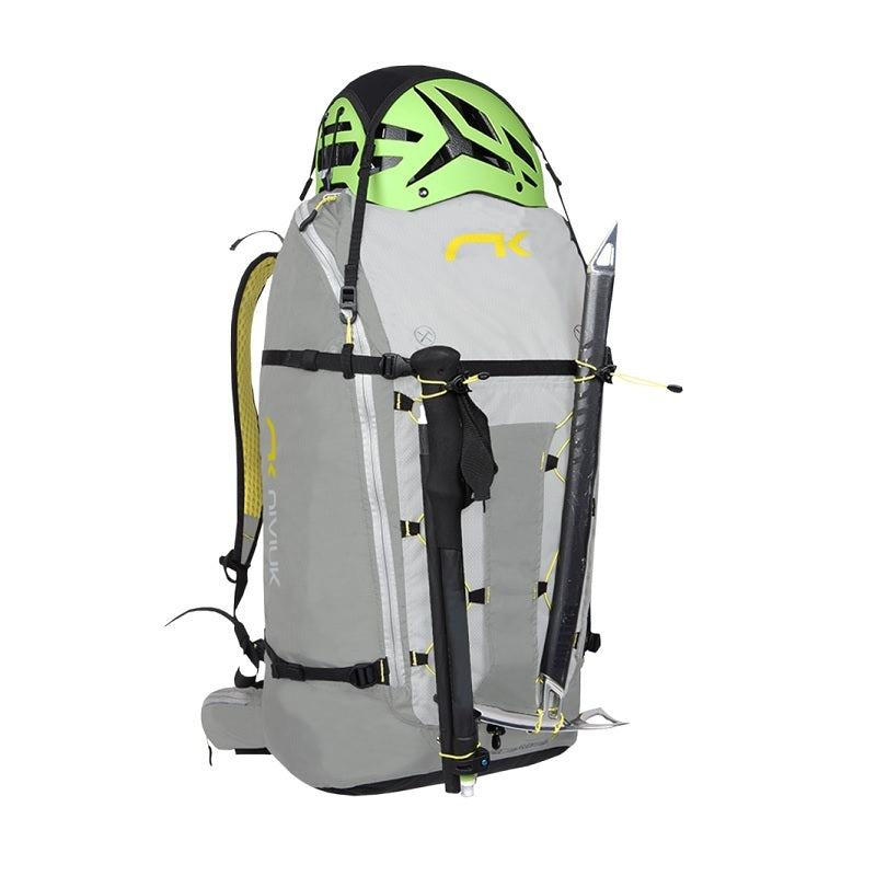 Niviuk Roamer 2 Hike&amp;Fly Gurtzeug mit Helm, bietet innovatives, komfortables Design für Abenteuer, ideal für Gleitschirmfliegen und leicht transportierbar.