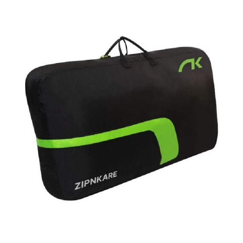 Niviuk Zip Nkare - Compress Tube Bag, schwarzer und grüner Packsack für Gleitschirme, handlich wie ein Aktenkoffer, schützt Profil und Struktur beim Transport.