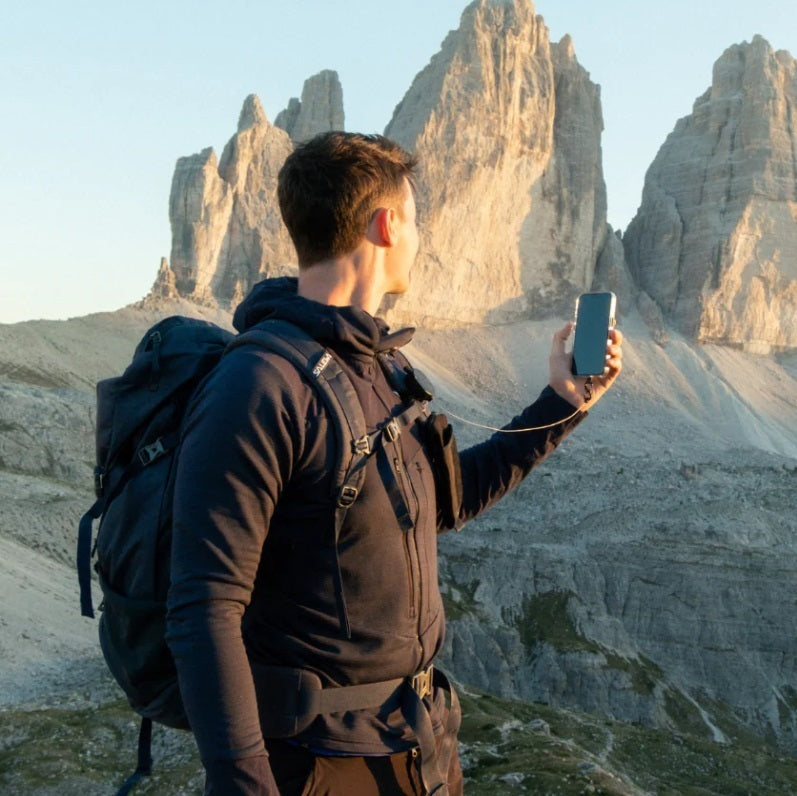 Handysicherung mit Karabiner, sicherer Ausziehroller zur Handy-Befestigung, ideal für Paragliding-Enthusiasten. Verhindert Verlust während des Flugs. Praktisch und stabil für dein Handy.