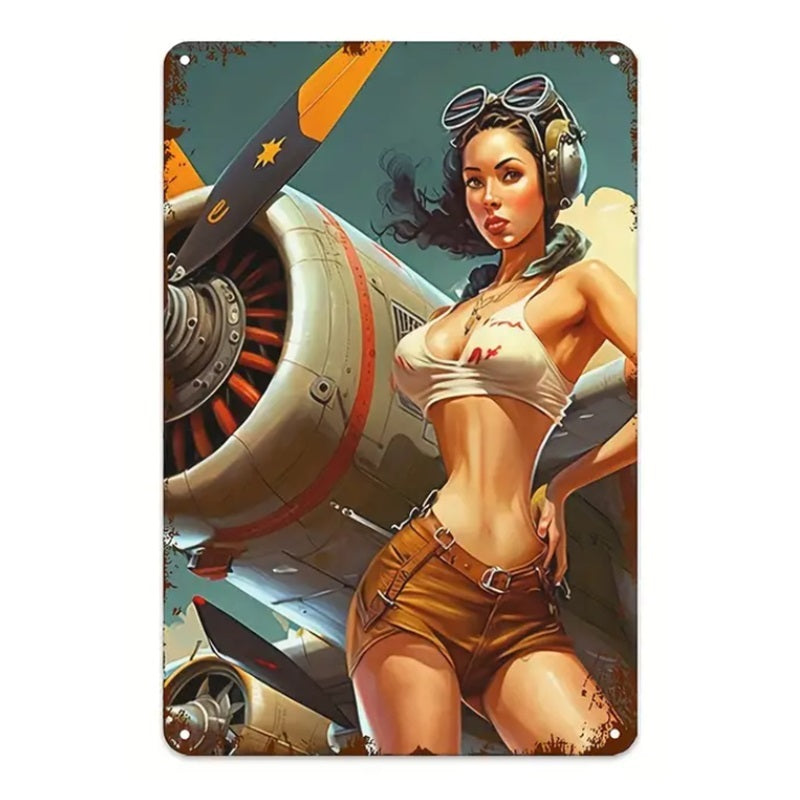 Aufhängeschild Retro Fly Girl: Illustration einer Frau mit Flugzeug, ideal als Wanddeko, hochwertig verarbeitet mit gebördelten Kanten und Aufhängelöchern.