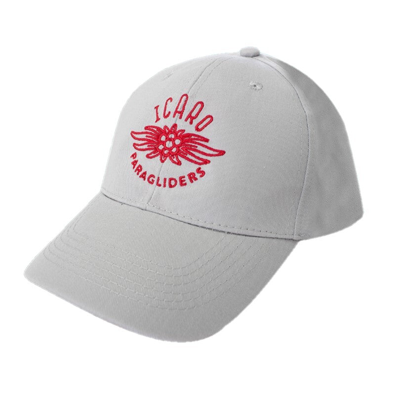 Icaro Baseball Cap mit eingesticktem Logo, ideal für Gleitschirmflieger. Hochwertige Verarbeitung schützt vor Sonne und Wind, perfekter Begleiter für Flugtage.