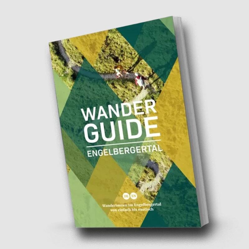 Wander Guide – Engelbergertal Buchcover zeigt Wanderer auf einem Hügel, bietet umfassende Toureninfos und QR-Codes für weitere Details. Ideal für Wanderfreunde.