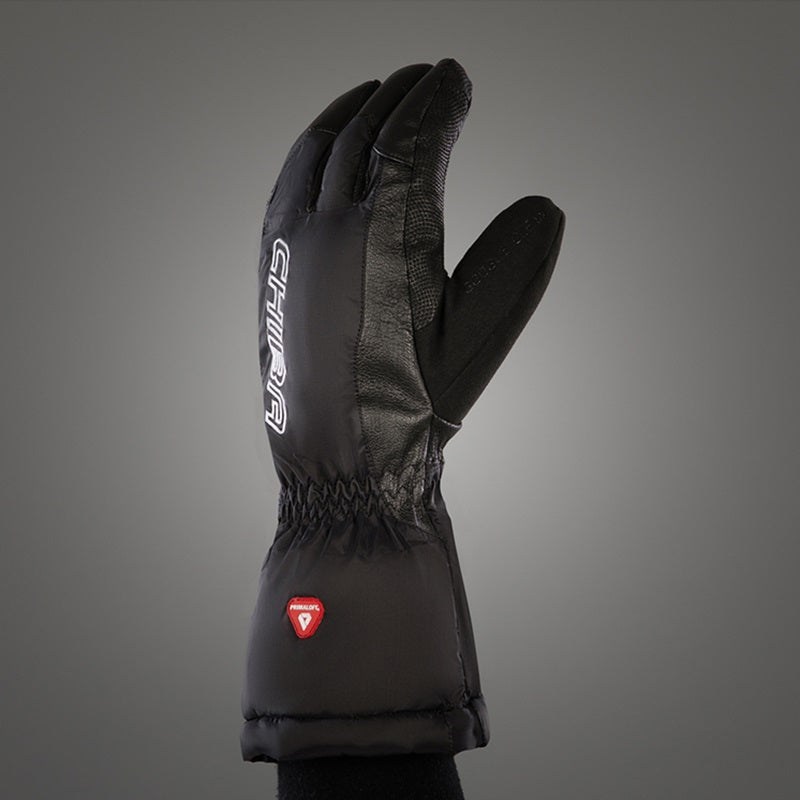 Chiba Super Thermo Flughandschuh, schwarz, getragen; ideal für Winterfliegen mit wasserdichter Eurotex-Membran und extra warmem Primaloft-Futter.