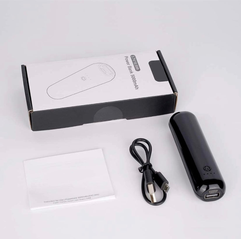 Kleinste Helmakku PowerCore (5000 mAh) mit Ladekabel und Box, ideal für Helmkameras. Kompakt, leicht, schnelle Aufladung. Perfekt für Paragliding-Zubehör.