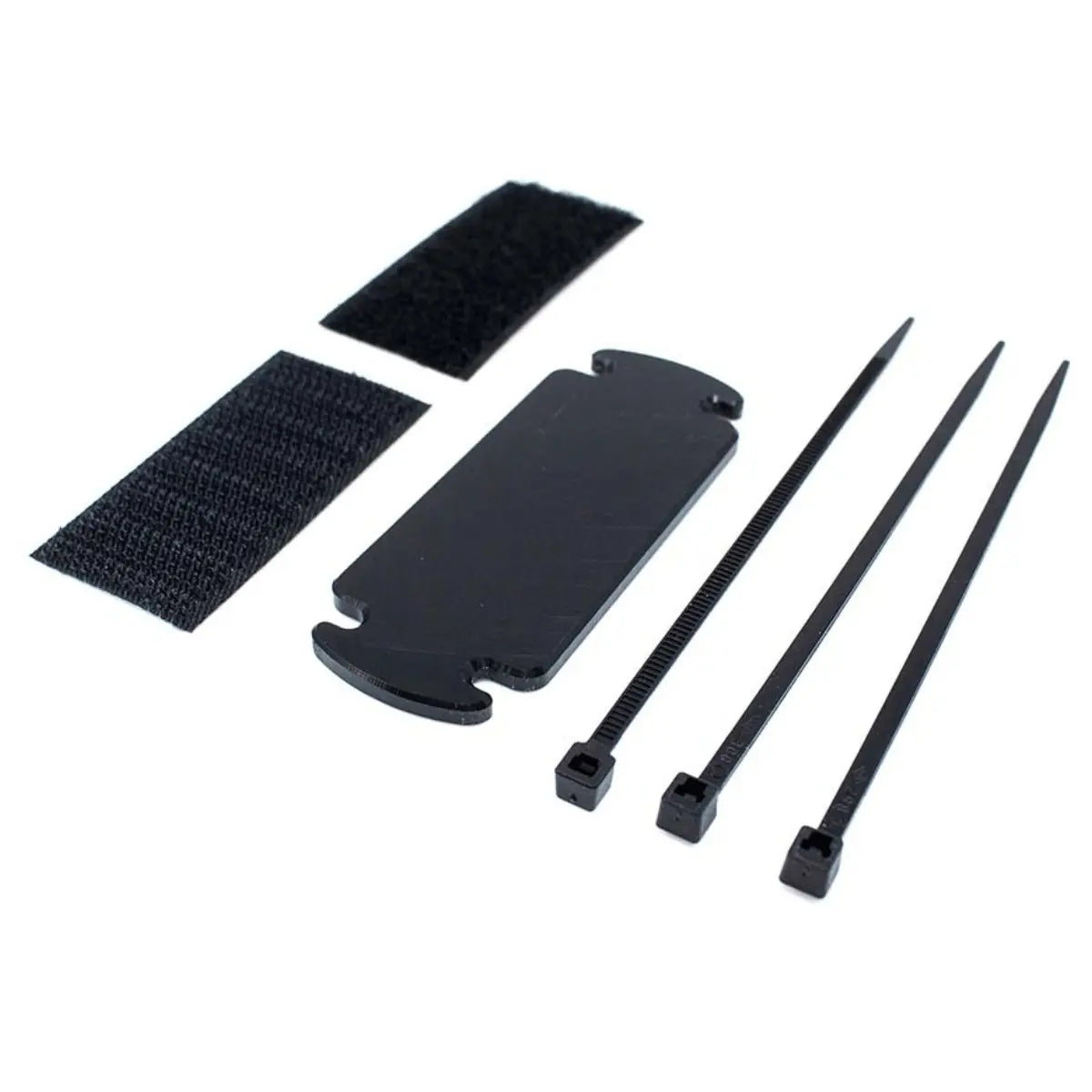 SkyBean Riser Mount: Befestigungsset für Gleitschirm-Vario, bestehend aus Kunststoffhalterung, Klettpads und Kabelbindern zur sicheren Fixierung an Tragegurten ohne Werkzeug.