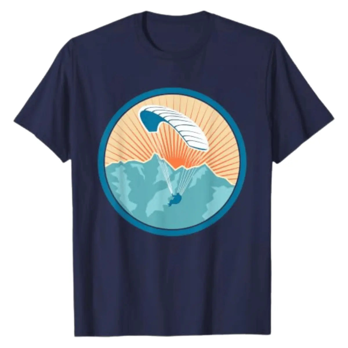 Dunkelblaues T-Shirt mit Retro-Vintage-Paragliding-Design, das einen Paraglider über Bergen bei Sonnenaufgang zeigt, im Stil eines runden Abzeichens.