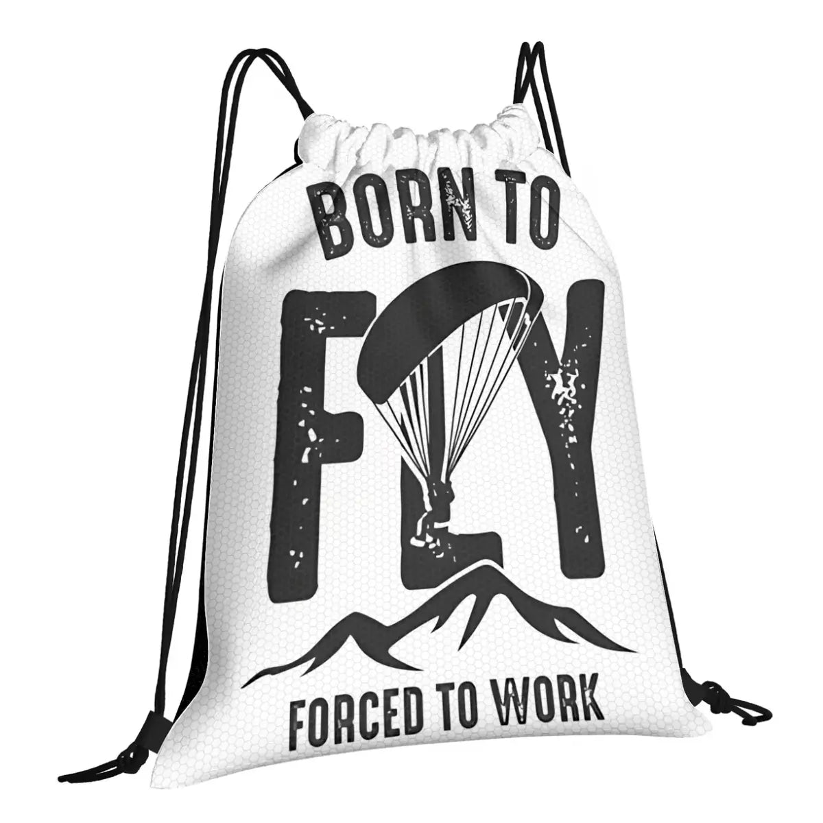 Weißer Sportbeutel mit Kordelzug, Aufdruck "BORN TO FLY FORCED TO WORK" und Paragliding-Motiv, ideal für Sportler.