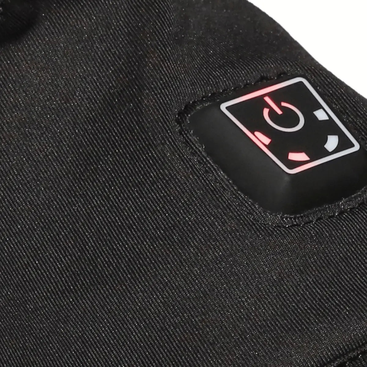 Detailansicht der schwarzen Charly Polarheat Pro 2026 beheizbaren Handschuhe mit rotem Power-Button-Symbol.