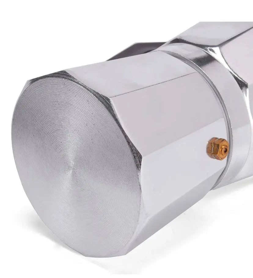 Espressokocher Outdoor Alu, 300ml für 6 Tassen, Nahaufnahme eines silbernen, metallischen Teils des Kochers, ideal für Camping und flexible Kaffeestärke.
