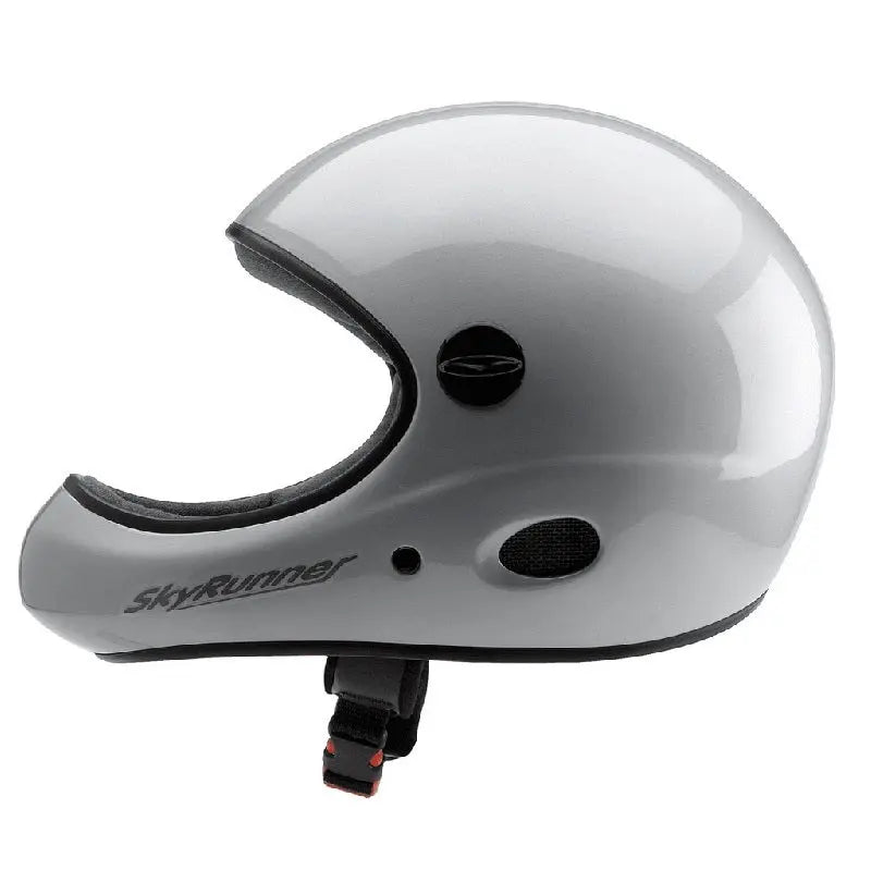 Icaro SkyRunner IC2 Flughelm aus Kevlar-Karbon mit schwarzem Sicherheitskinnriemen, ideal für Flugsportarten, bietet Stoßschutz und Visieroption.