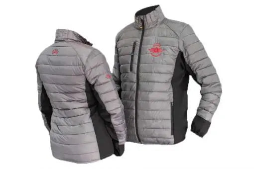 Icaro Team Gleitschirmjacke mit rotem Logo, warm und funktional, ideal für Gleitschirmfliegen, mit großzügiger Ärmellänge und praktischen Taschen.