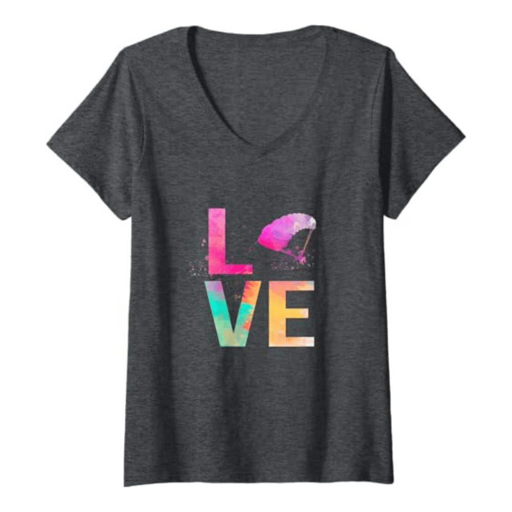 Graues Paragliding T-Shirt Love V-Neck für Damen, mit buntem Gleitschirm-Design, ideal für Gleitschirmfliegerinnen.