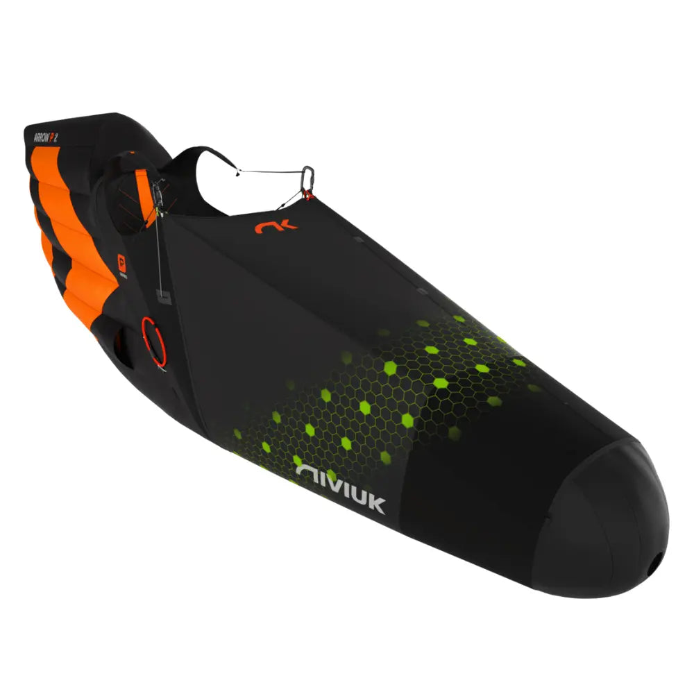 Niviuk Arrow P 2 - Ultraleicht Liegegurtzeug, aerodynamisches Cocoon-Design mit Beinsack, Karabinerbefestigungen und Fußbrett, ideal für lange XC-Flüge und Thermik.