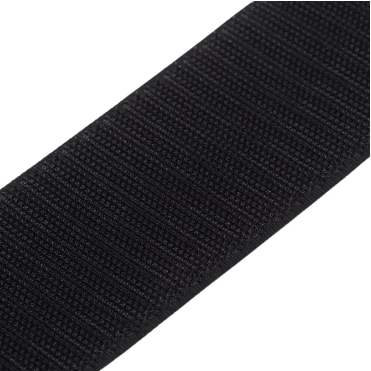 Schwarzes, selbstklebendes Klettband mit 5 cm Breite, ideal zur Befestigung von Variometern, zeigt eine grobe Textur und ist isoliert.