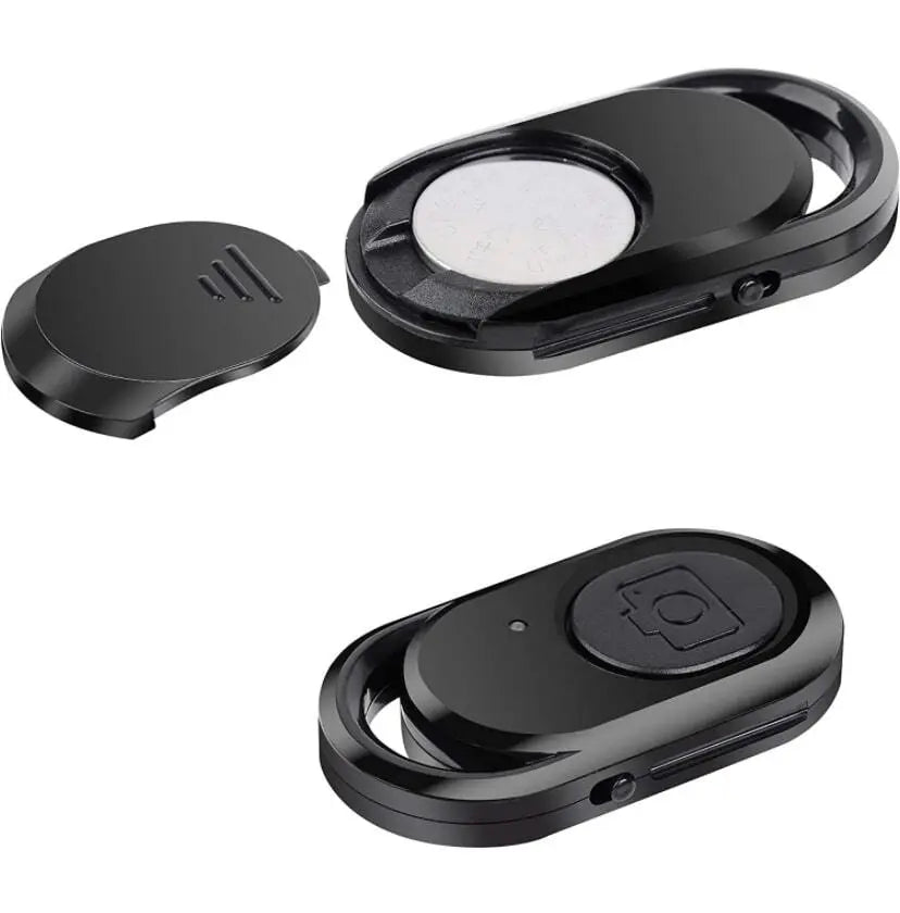 Nahaufnahme der Bluetooth PTT-Taste für die Zello App, ideal für freihändige Kommunikation beim Paragliding, einfach an Tragegurten zu befestigen.