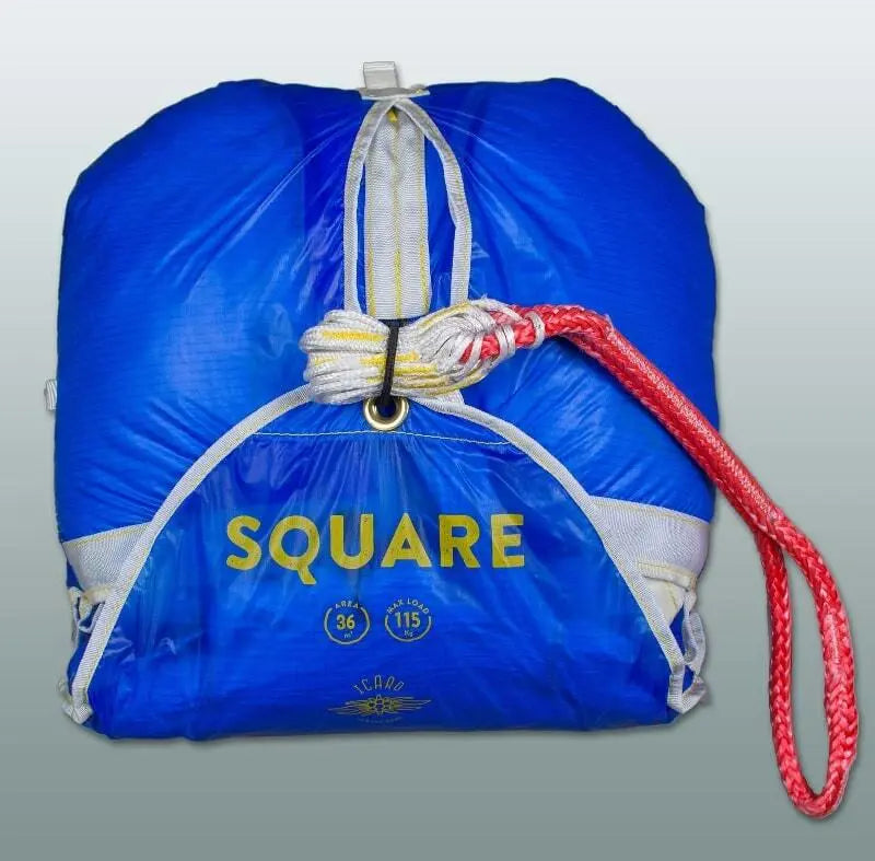 Icaro Square 115 Notschirm, quadratische Form mit stabilisierenden Luftschlitzen, ideal für Gleitschirmpiloten, bietet leichtes Design und schnelle Öffnung.