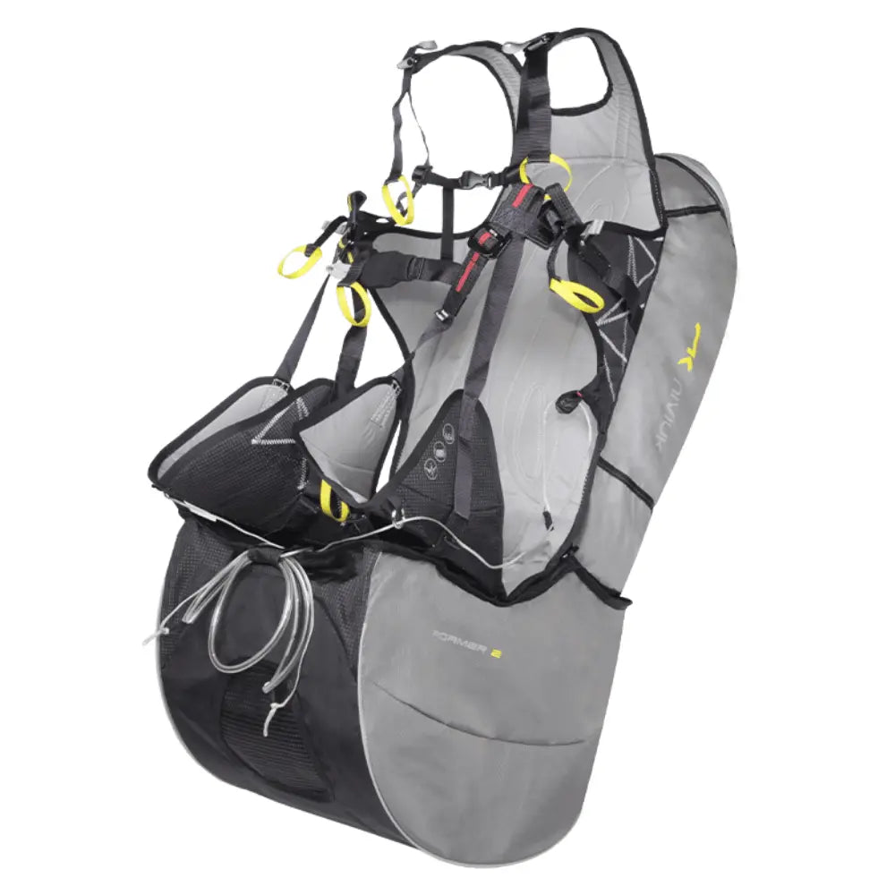 Niviuk Roamer 2 Hike&Fly Gurtzeug, innovatives Gleitschirm-Gurtzeug mit optimierter Lastverteilung und Komfort, ideal für abenteuerliche Hike&Fly-Erlebnisse.