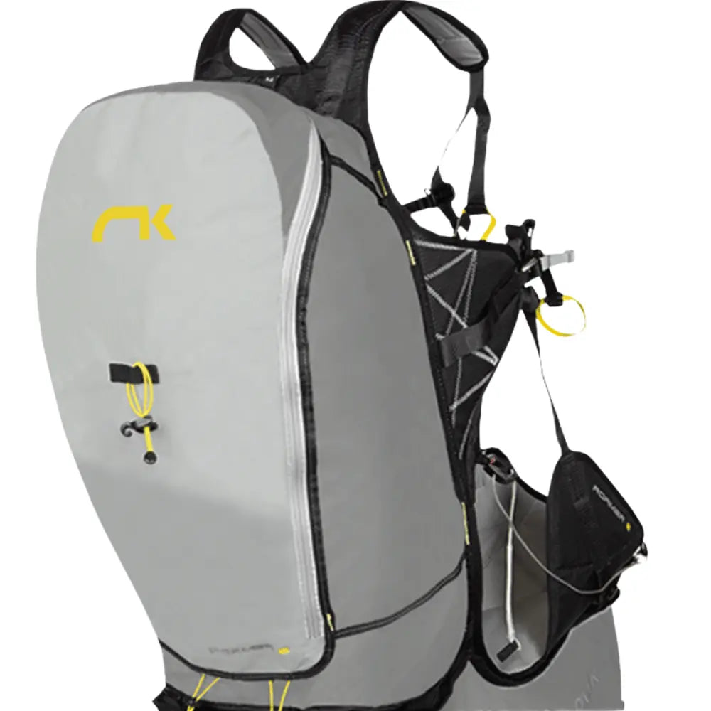 Niviuk Roamer 2 H&F Gurtzeug - Nahansicht von Hinten und Sicht auf das Rucksack Staufach