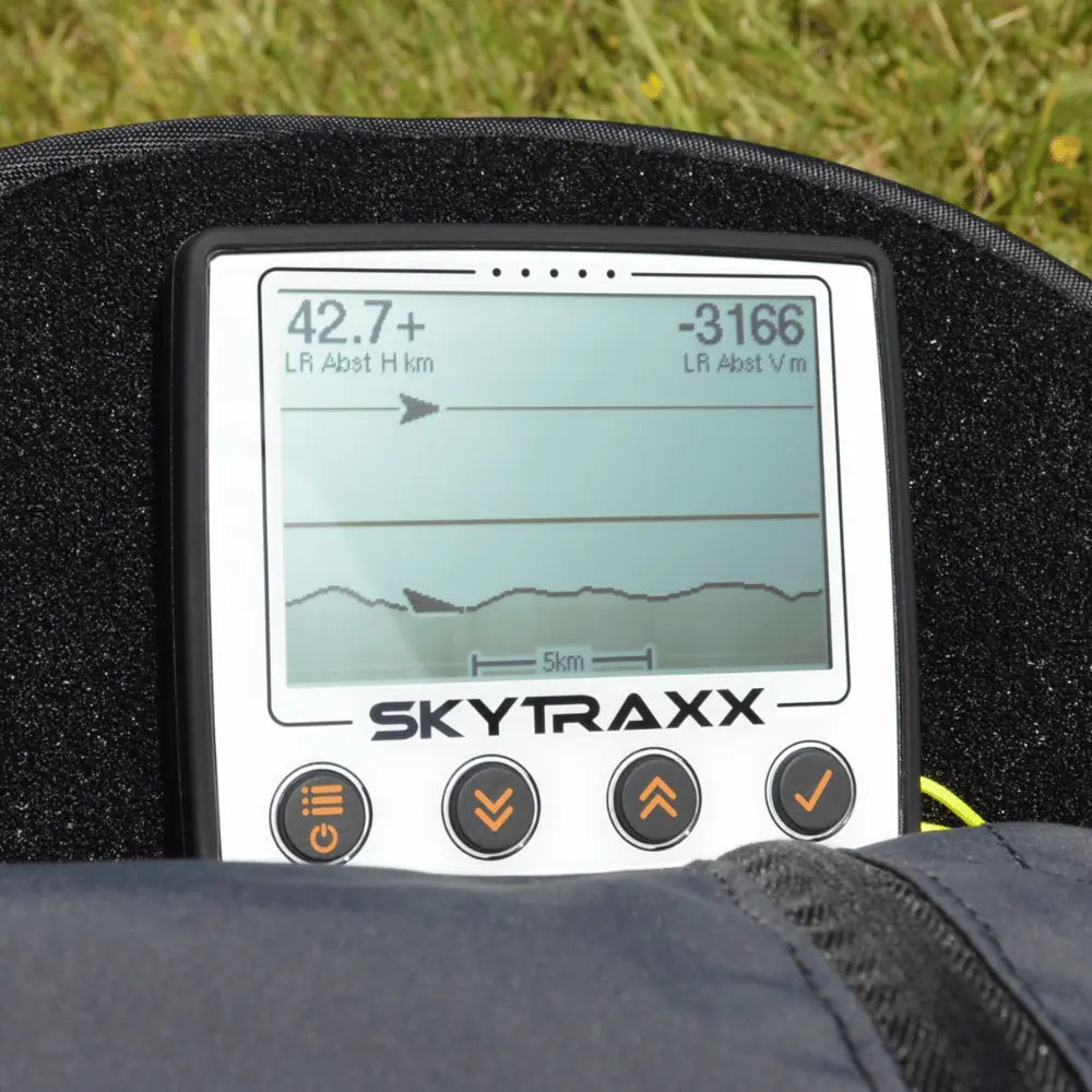 Skytraxx 5 mini - Vario: Kompaktes Variometer mit brillanter Anzeige, Navigationsfunktionen und FANET/FLARM für Gleitschirmflüge. Ideal für Outdoor-Abenteuer, erhältlich bei Paragliding24.ch.